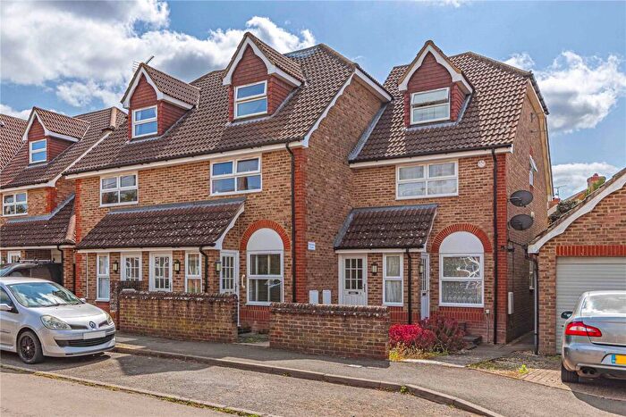 1 Bedroom Apartment For Sale In School Lane, Eaton Bray, Bedfordshire, LU6
