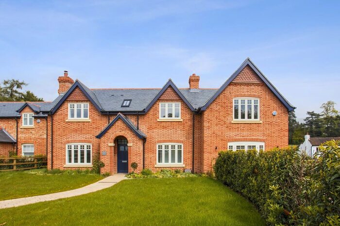 5 Bedroom Detached House To Rent In Linnet Drive, Ascot, Berkshire, SL5