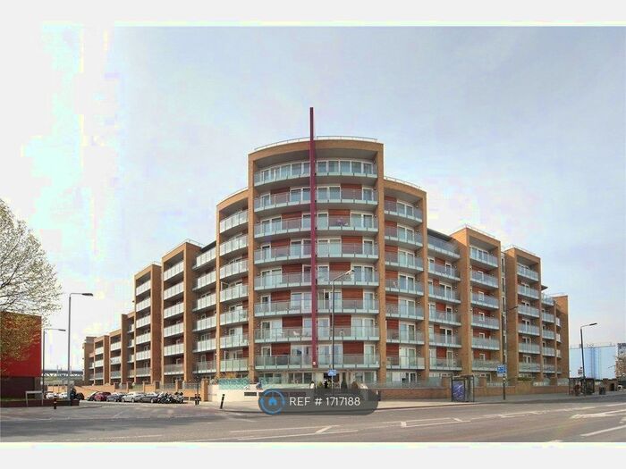 2 Bedroom Flat To Rent In Viridian Apartments, London, SW8