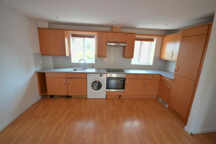 2 Bedroom Flat To Rent In Coniston Avenue, Purfleet, RM19