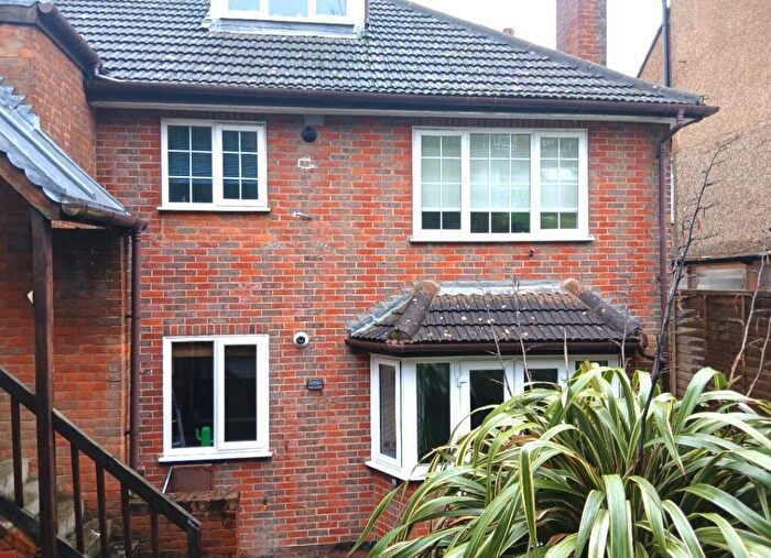 1 Bedroom Flat For Sale In Whitelands Road, High Wycombe, HP12