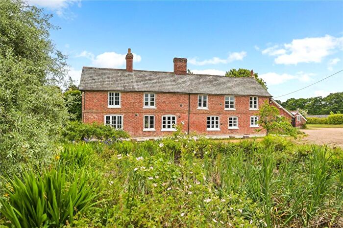 4 Bedroom Detached House To Rent In Hamptworth, Salisbury, Wiltshire, SP5
