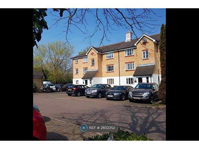 1 Bedroom Flat To Rent In Chipstead Close, Sutton, SM2