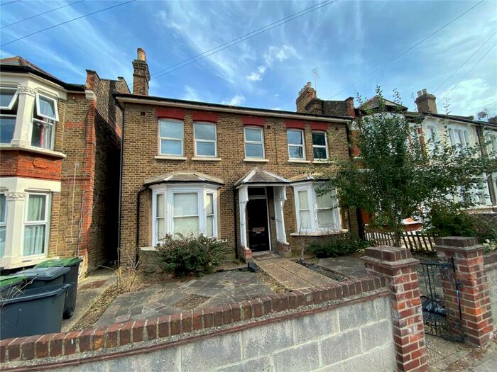 3 Bedroom Apartment To Rent In Whittington Road, London, N22