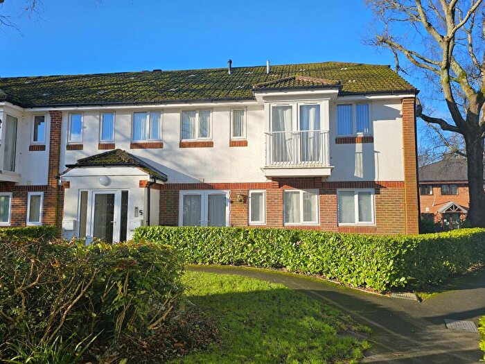 2 Bedroom Apartment For Sale In The Spinney, Denmead, PO7