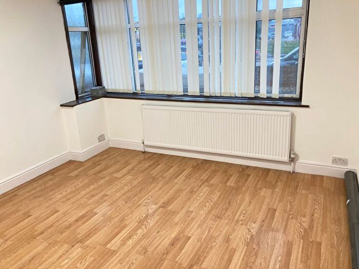 4 Bedroom Semi-Detached House To Rent In Priory Gardens Area, Ealing North, W5