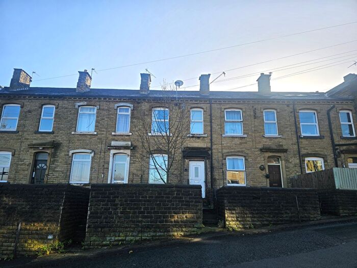 3 Bedroom Terraced House To Rent In Thornhill Road, Brighouse, HD6