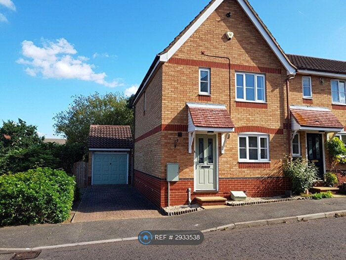 3 Bedroom Semi-Detached House To Rent In Heron Close, Rayleigh, SS6
