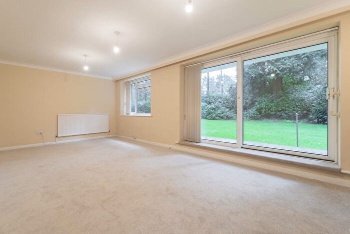 3 Bedroom Apartment For Sale In Ref: Re - Western Road, Poole, BH13