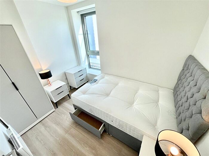 2 Bedroom Apartment To Rent In Exchange Point, New Kings Head Yard, Salford, M3