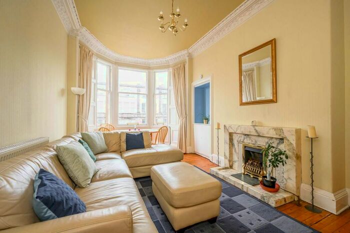 2 Bedroom Flat To Rent In Viewforth, Bruntsfield, Edinburgh, EH10