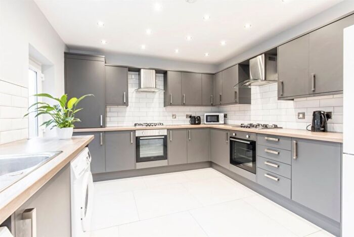 6 Bedroom Terraced House To Rent In Heathcote Street, Hull, HU6