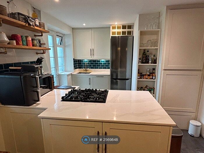 2 Bedroom Flat To Rent In Streatham Hill, London, SW16