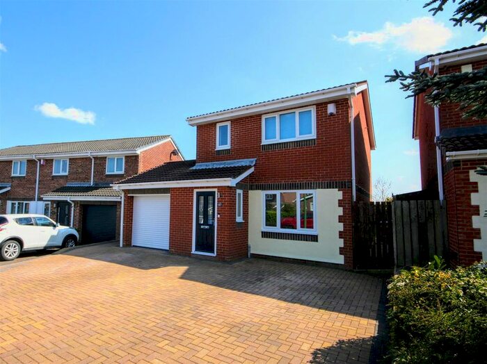 3 Bedroom Property To Rent In Brackenbeds Close, Pelton, Chester Le Street, DH2