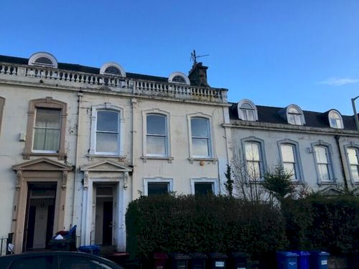 2 Bedroom Flat To Rent In Windsor Street, Dundee DD2