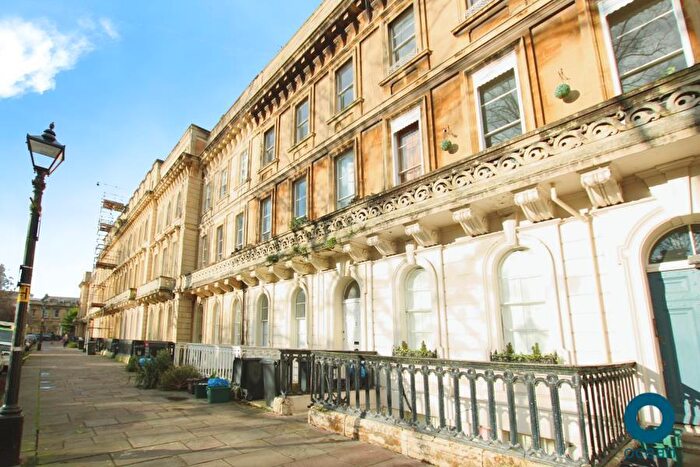 2 Bedroom Flat To Rent In Victoria Square - Clifton Village, BS8