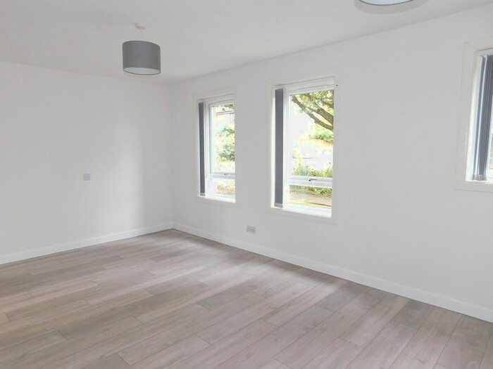 Studio To Rent In Limebank Park, East Calder, Livingston, EH53