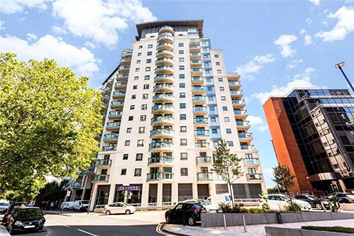 2 Bedroom Flat For Sale In City Tower, Limehabour, Crossharbour, South Quay, London, E14