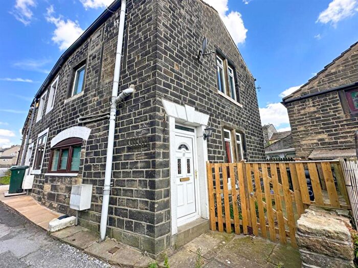 2 Bedroom Semi-Detached House For Sale In Highfield Lane, Silsden, BD20