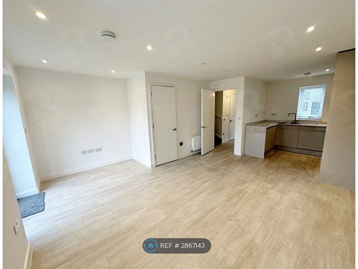 3 Bedroom End Of Terrace House To Rent In Shergar Way, Salford, M6