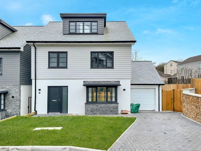 4 Bedroom Detached House To Rent In Gloweth Barton, Truro, TR1