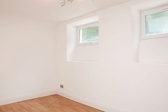 1 Bedroom Flat To Rent In Cannon Street Road, Shadwell, London, E1