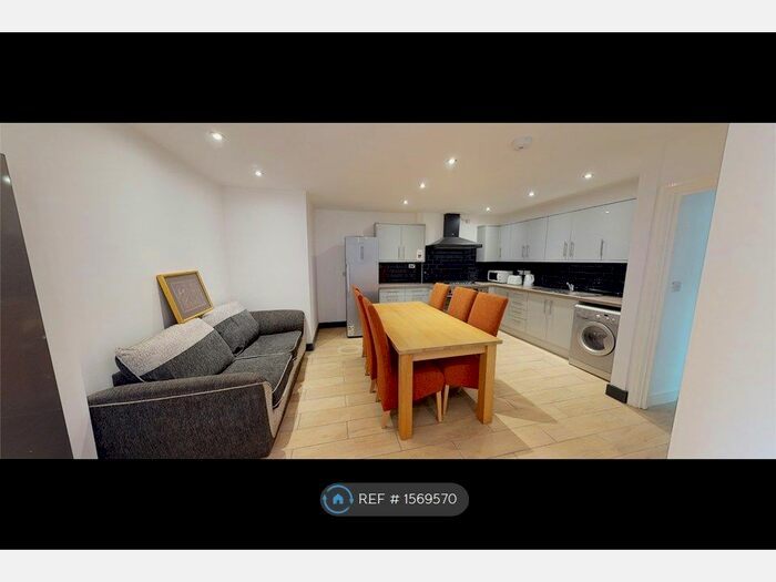 6 Bedroom Semi-Detached House To Rent In Charter Avenue, Coventry, CV4