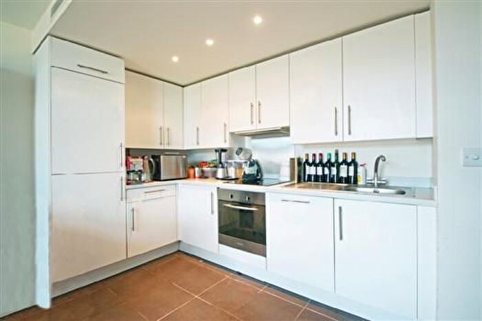 1 Bedroom Flat To Rent In Chelsea Bridge Wharf, Queenstown Road, Battersea, London, SW11