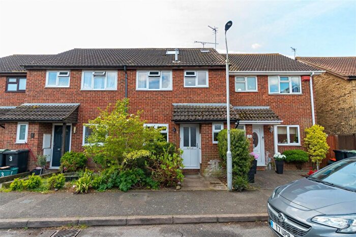 4 Bedroom Terraced House For Sale In Jenner Way, Eccles, ME20