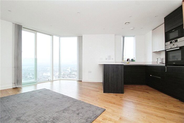 2 Bedroom Flat To Rent In Saffron Central Square, Croydon, CR0