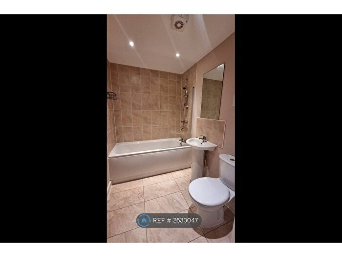 2 Bedroom Flat To Rent In Albert Road, Morley, LS27