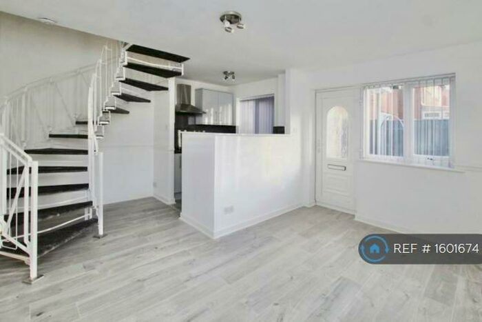 1 Bedroom Maisonette To Rent In Wainwright Close, Liverpool, L7