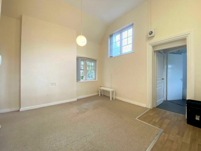 1 Bedroom Flat To Rent In The Drive, Countesthorpe, Leicester, LE8