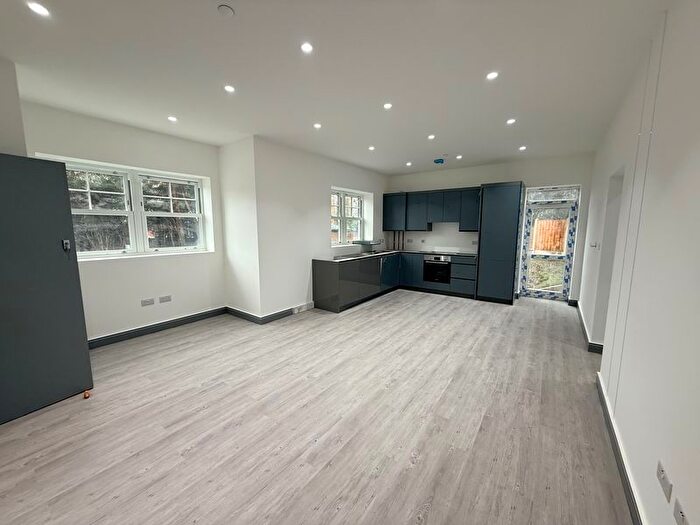 3 Bedroom Flat To Rent In Herbert Road, London, SE18