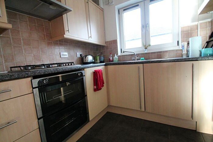 4 Bedroom Flat To Rent In Lawson Place, Dundee, DD3
