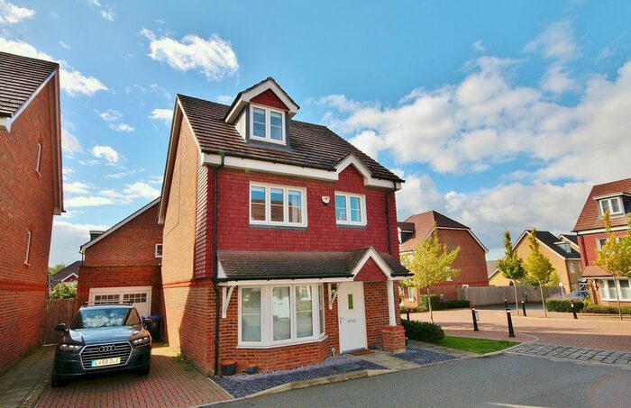 4 Bedroom Detached House To Rent In Brookwood Farm Drive, Knaphill, Woking, Surrey, GU21