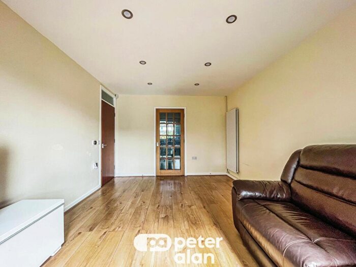 2 Bedroom Bungalow To Rent In Boncath Road, Llandaff North, CF14