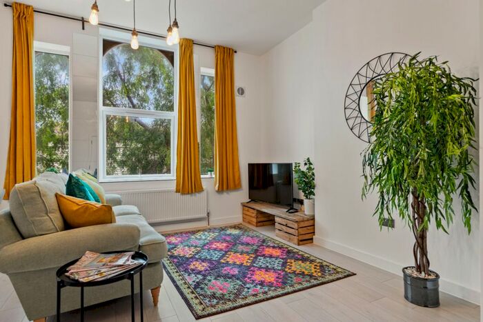 1 Bedroom Flat To Rent In Sandgate Road, Folkestone, CT20