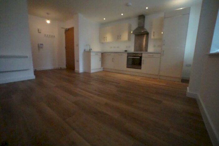 2 Bedroom Flat To Rent In Cheap Street, Newbury, Berkshire, RG14