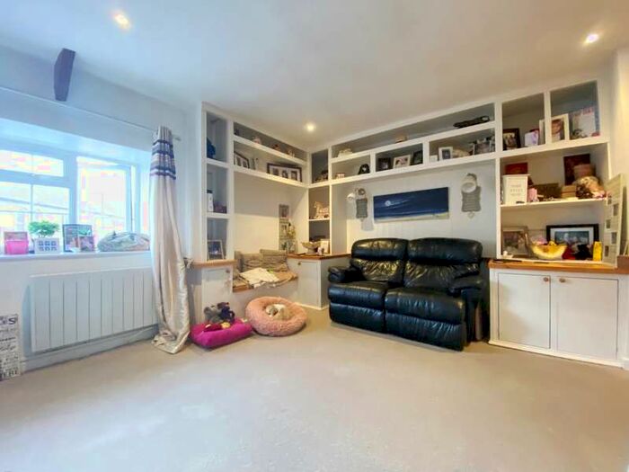2 Bedroom House For Sale In 2 High Street, Stokesubhamdon, Somerset, TA14