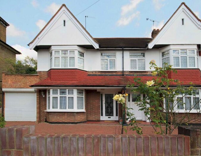 5 Bedroom Property To Rent In Woodlands Road, Isleworth TW7