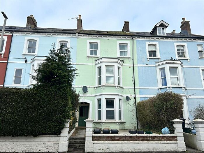 2 Bedroom Apartment For Sale In West Allington, Bridport, DT6