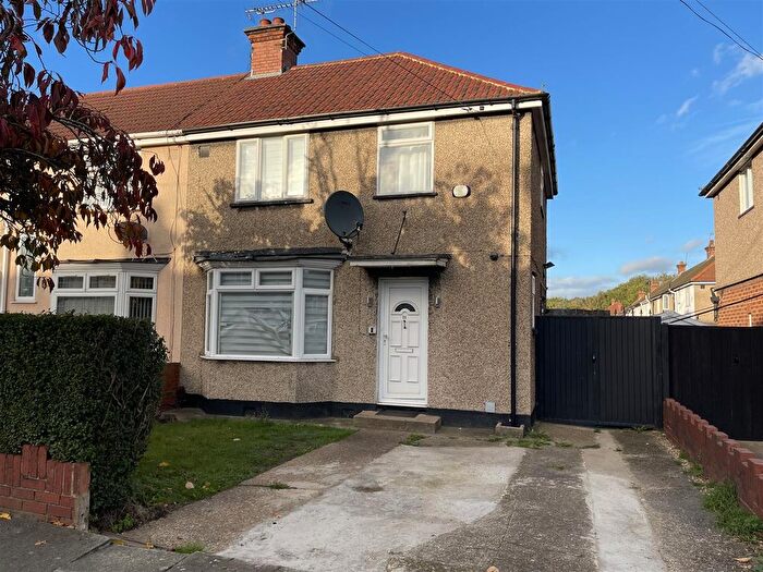 3 Bedroom Semi-Detached House To Rent In Swanage Waye, Hayes, UB4