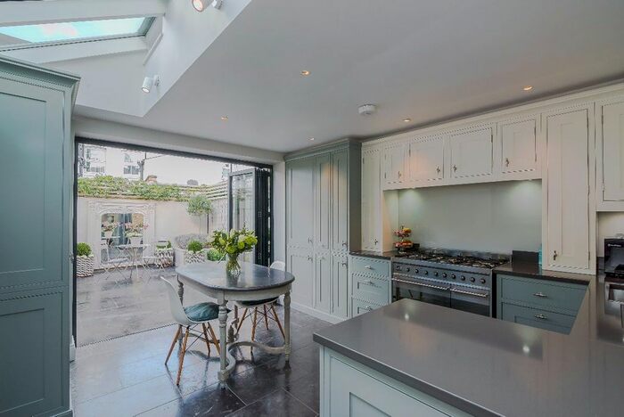 3 Bedroom Terraced House To Rent In Thorne Street, London, SW13