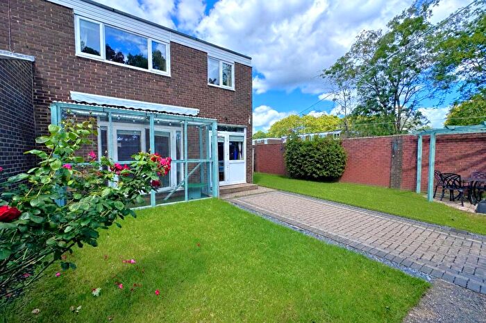 3 Bedroom End Of Terrace House For Sale In Chaucer Road, Farnborough, Hampshire, GU14