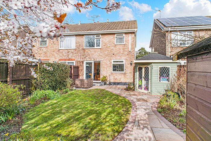 3 Bedroom Semi Detached House For Sale In Ferry Road, South Cave, HU15