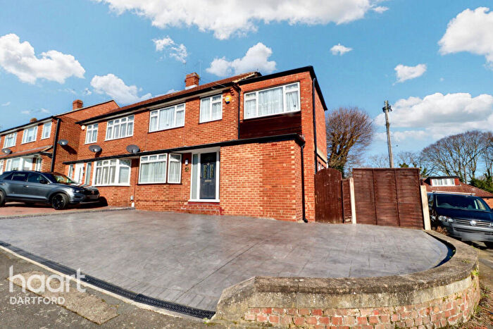 4 Bedroom Semi-Detached House For Sale In Dale Road, Swanley, BR8
