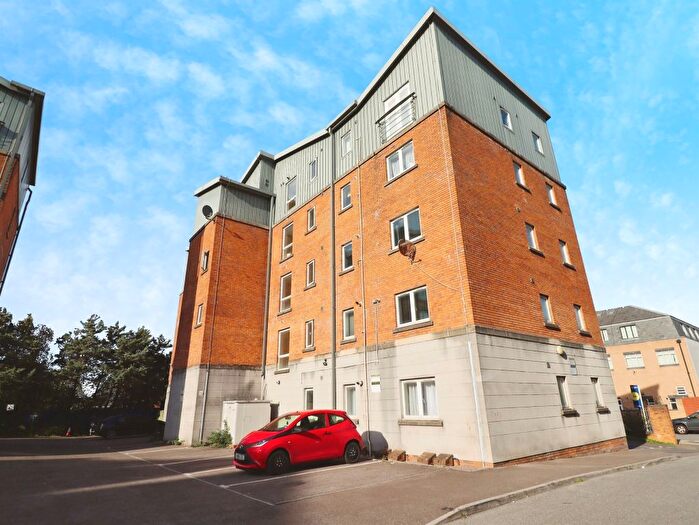 2 Bedroom Flat For Sale In Moorhead Close, Cardiff, CF24