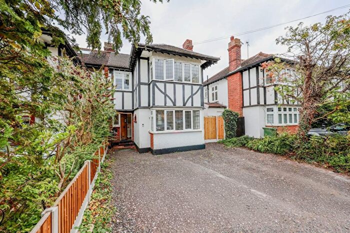 4 Bedroom Semi Detached House For Sale In Blenheim Chase, Leigh-On-Sea, SS9