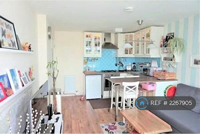 2 Bedroom Flat To Rent In Airco Close, London, NW9